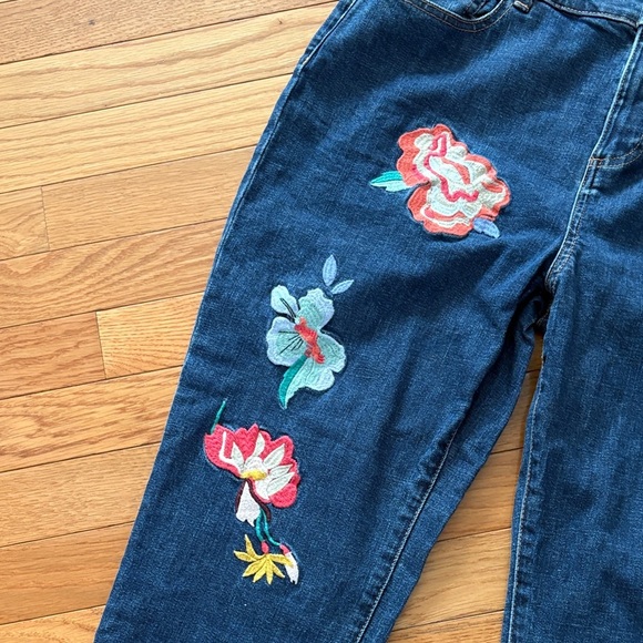 Tommy Hilfiger Blue Floral Embroidered Women's Jeans - Picture 7 of 10